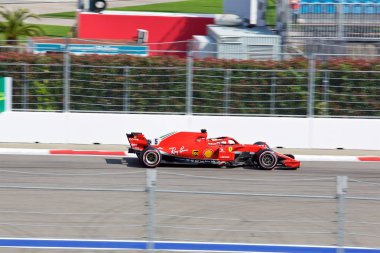 Soçi, Rusya - 30 Eylül 2018: Sebastian Vettel Formula bir Rus Grand Prix Sochi Autodrom, Yarış, yarış Scuderia Ferrari F1 takımının.