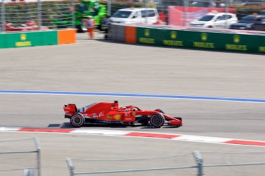 Soçi, Rusya - 30 Eylül 2018: Sebastian Vettel Formula bir Rus Grand Prix Sochi Autodrom, Yarış, yarış Scuderia Ferrari F1 takımının.