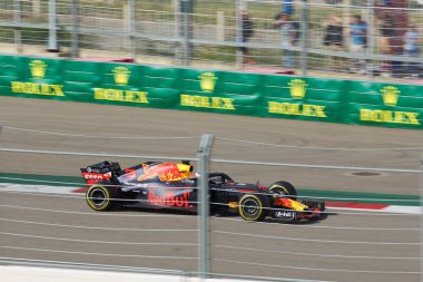 Soçi, Rusya - 30 Eylül 2018: Daniel Ricciardo Sochi Autodrom, Formula bir Rus Grand Prix yarış yarış Aston Martin Red Bull Racing F1 takımı.