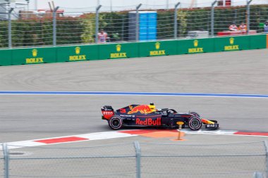 Soçi, Rusya - 30 Eylül 2018: Daniel Ricciardo Sochi Autodrom, Formula bir Rus Grand Prix yarış yarış Aston Martin Red Bull Racing F1 takımı.
