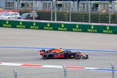 Soçi, Rusya - 30 Eylül 2018: Daniel Ricciardo Sochi Autodrom, Formula bir Rus Grand Prix yarış yarış Aston Martin Red Bull Racing F1 takımı.