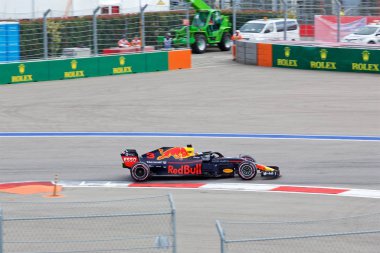 Soçi, Rusya - 30 Eylül 2018: Daniel Ricciardo Sochi Autodrom, Formula bir Rus Grand Prix yarış yarış Aston Martin Red Bull Racing F1 takımı.