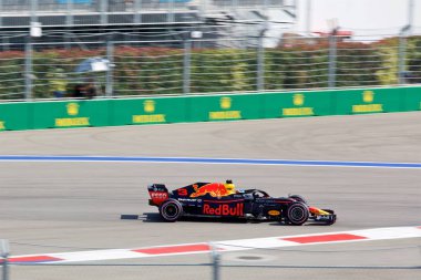 Soçi, Rusya - 30 Eylül 2018: Daniel Ricciardo Sochi Autodrom, Formula bir Rus Grand Prix yarış yarış Aston Martin Red Bull Racing F1 takımı.