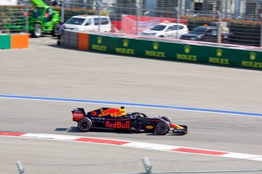Soçi, Rusya - 30 Eylül 2018: Daniel Ricciardo Sochi Autodrom, Formula bir Rus Grand Prix yarış yarış Aston Martin Red Bull Racing F1 takımı.