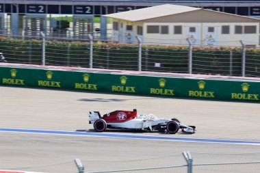 Soçi, Rusya - 30 Eylül 2018: Marcus Ericsson Alfa Romeo Sauber F1 Team Sochi Autodrom, Formula bir Rus Grand Prix yarış yarış.
