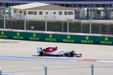 Soçi, Rusya - 30 Eylül 2018: Marcus Ericsson Alfa Romeo Sauber F1 Team Sochi Autodrom, Formula bir Rus Grand Prix yarış yarış.