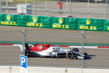 Soçi, Rusya - 30 Eylül 2018: Charles Leclerc Alfa Romeo Sauber F1 Team Sochi Autodrom, Formula bir Rus Grand Prix yarış yarış.