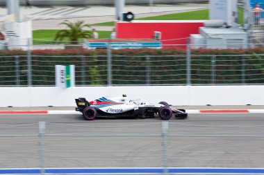 Soçi, Rusya - 30 Eylül 2018: Sochi Autodrom, Formula bir Rus Grand Prix yarış yarış Sergey Sirotkin Williams Martini Racing F1 takımı.