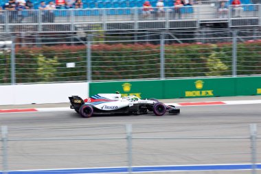Soçi, Rusya - 30 Eylül 2018: Sochi Autodrom, Formula bir Rus Grand Prix yarış yarış Sergey Sirotkin Williams Martini Racing F1 takımı.
