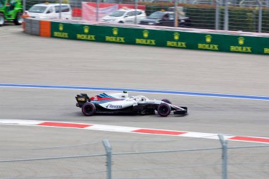 Soçi, Rusya - 30 Eylül 2018: Sochi Autodrom, Formula bir Rus Grand Prix yarış yarış Sergey Sirotkin Williams Martini Racing F1 takımı.