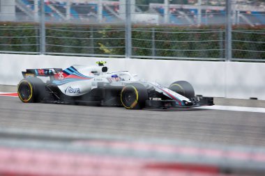 Soçi, Rusya - 30 Eylül 2018: Sochi Autodrom, Formula bir Rus Grand Prix yarış yarış Sergey Sirotkin Williams Martini Racing F1 takımı.