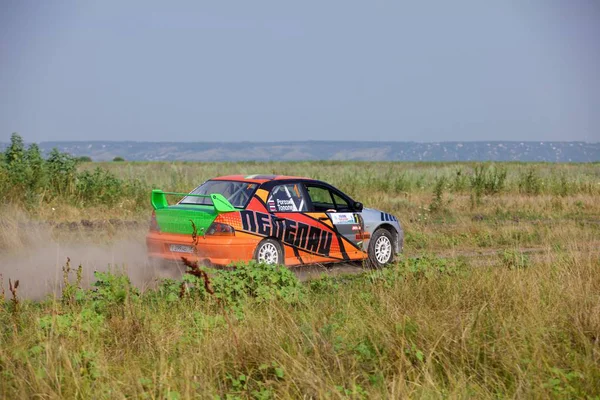 Rússia, Rostov-on-Don - 30 de julho de 2016: Mitsubishi Lancer Evo no Rally Tikhiy Don — Fotografia de Stock