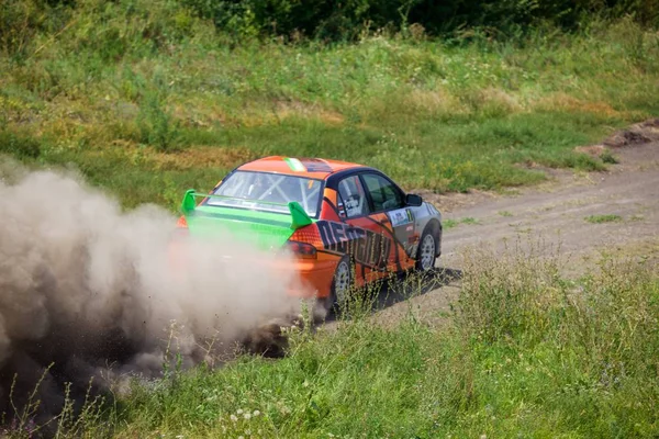 Rússia, Rostov-on-Don - 30 de julho de 2016: Mitsubishi Lancer Evo no Rally Tikhiy Don — Fotografia de Stock