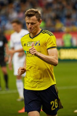 Fc Rostov'dan Yevgeni Chernov büyük parmak gösteriyor