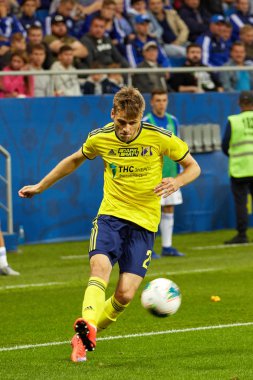 Fc Rostov'dan Arseny Logashov topu kontrol etti