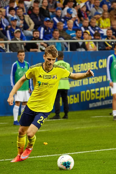 Arseny Logashov z FC Rostov kontroluje piłkę — Zdjęcie stockowe