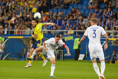 Fc Rostov'dan Khoren Bayramyan top için yarışıyor