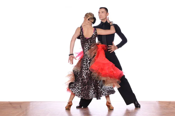 Latino Dansçıları Balo Beyaz Bir Arka Plana Dayanır — Stok fotoğraf