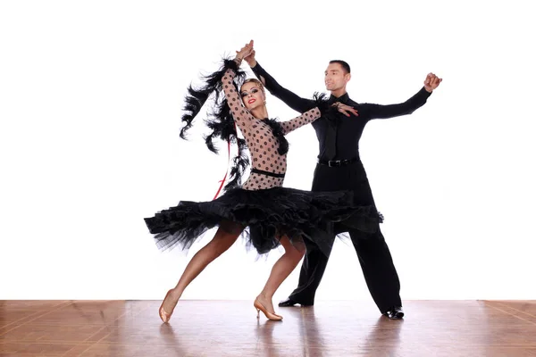 Dançarinos Latinos Salão Baile Contra Fundo Branco — Fotografia de Stock