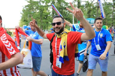  Moskova, Rusya - 26 Haziran 2018: Fransa ve Danimarka Luzhniki Stadı nda arasında Dünya Kupası C grubu oyun sırasında kutluyor Fransızca ve Danimarka hayranları