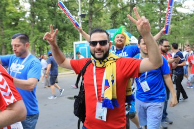  Moskova, Rusya - 26 Haziran 2018: Fransa ve Danimarka Luzhniki Stadı nda arasında Dünya Kupası C grubu oyun sırasında kutluyor Fransızca ve Danimarka hayranları