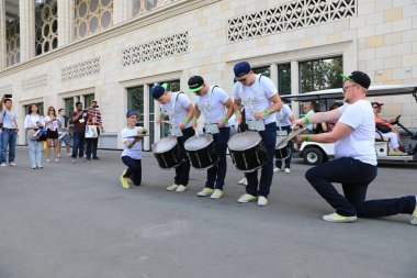  Moskova, Rusya - 26 Haziran 2018: Show hayranları Luzhniki Stadı, Danimarka ve Fransa arasında Dünya Kupası C grubu maçtan önce için