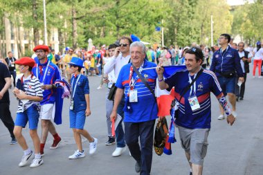  Moskova, Rusya - 26 Haziran 2018: Fransa ve Danimarka Luzhniki Stadı nda arasında Dünya Kupası C grubu oyun sırasında kutluyor Fransızca ve Danimarka hayranları