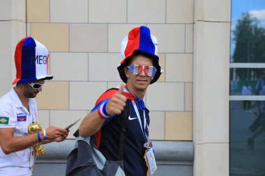  Moskova, Rusya - 26 Haziran 2018: Fransa ve Danimarka Luzhniki Stadı nda arasında Dünya Kupası C grubu oyun sırasında kutluyor Fransızca ve Danimarka hayranları