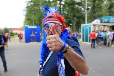  Moskova, Rusya - 26 Haziran 2018: Fransa ve Danimarka Luzhniki Stadı nda arasında Dünya Kupası C grubu oyun sırasında kutluyor Fransızca ve Danimarka hayranları