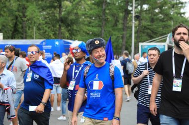  Moskova, Rusya - 26 Haziran 2018: Fransa ve Danimarka Luzhniki Stadı nda arasında Dünya Kupası C grubu oyun sırasında kutluyor Fransızca ve Danimarka hayranları