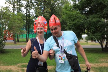  Moskova, Rusya - 26 Haziran 2018: Fransa ve Danimarka Luzhniki Stadı nda arasında Dünya Kupası C grubu oyun sırasında kutluyor Rus hayranları