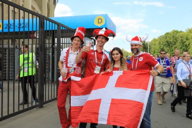  Moskova, Rusya - 26 Haziran 2018: Fransa ve Danimarka Luzhniki Stadı nda arasında Dünya Kupası C grubu oyun sırasında kutluyor Danimarka hayranları