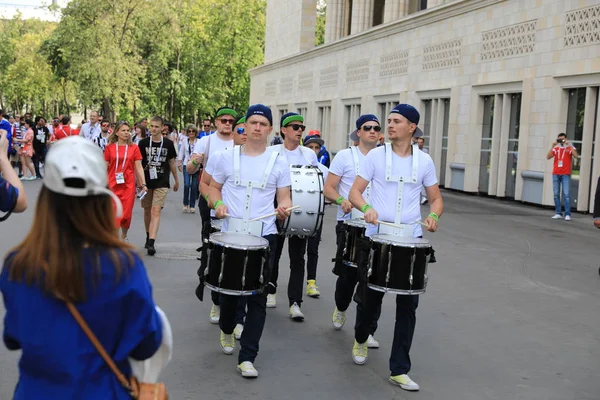 MOSCOW, RUSSIA - June 26, 2018: Show for  fans before the World Cup Group C game between France and Denmark at Luzhniki Stadium — Stock Photo, Image