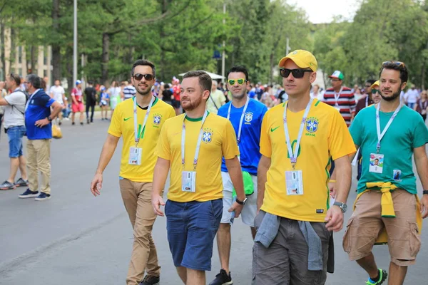 Moskova, Rusya - 26 Haziran 2018: Fransa ve Danimarka Luzhniki Stadı nda arasında Dünya Kupası C grubu oyun sırasında kutluyor Brezilyalı hayranları