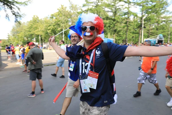  Moskova, Rusya - 26 Haziran 2018: Fransa ve Danimarka Luzhniki Stadı nda arasında Dünya Kupası C grubu oyun sırasında kutluyor Fransızca ve Danimarka hayranları