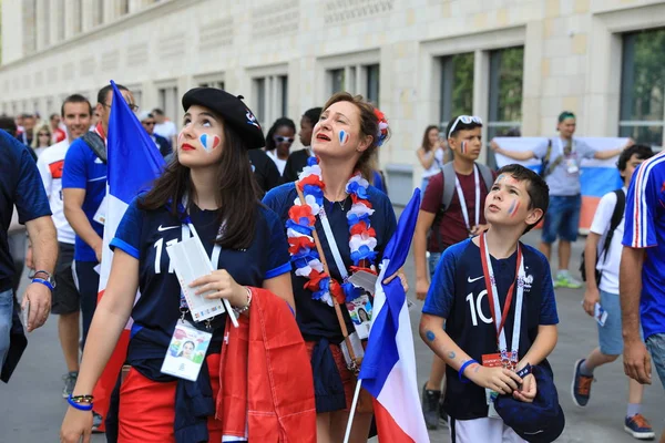  Moskova, Rusya - 26 Haziran 2018: Fransa ve Danimarka Luzhniki Stadı nda arasında Dünya Kupası C grubu oyun sırasında kutluyor Fransızca ve Danimarka hayranları