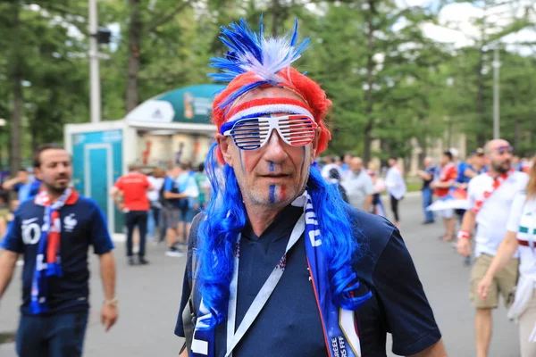  Moskova, Rusya - 26 Haziran 2018: Fransa ve Danimarka Luzhniki Stadı nda arasında Dünya Kupası C grubu oyun sırasında kutluyor Fransızca ve Danimarka hayranları