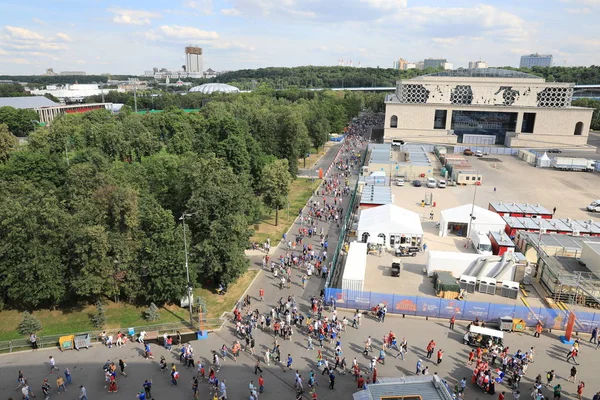 Moscow Rússia Junho 2018 Torcedores Franceses Dinamarqueses Comemoram Durante Jogo — Fotografia de Stock