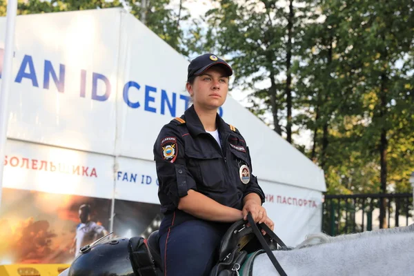 Moskau, russland - 26. juni 2018: moskauer polizei im luschniki-stadion das weltpokalspiel russland 2018 — Stockfoto