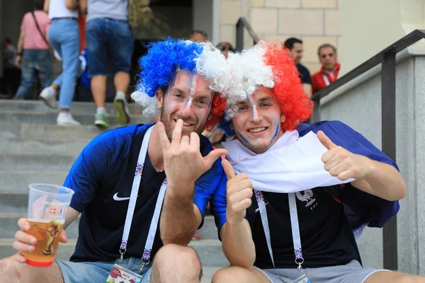  Moskova, Rusya - 26 Haziran 2018: Fransa ve Danimarka Luzhniki Stadı nda arasında Dünya Kupası C grubu oyun sırasında kutluyor Fransızca ve Danimarka hayranları