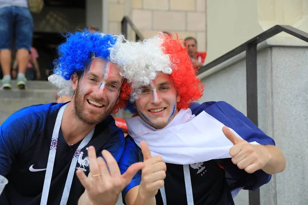  Moskova, Rusya - 26 Haziran 2018: Fransa ve Danimarka Luzhniki Stadı nda arasında Dünya Kupası C grubu oyun sırasında kutluyor Fransızca ve Danimarka hayranları