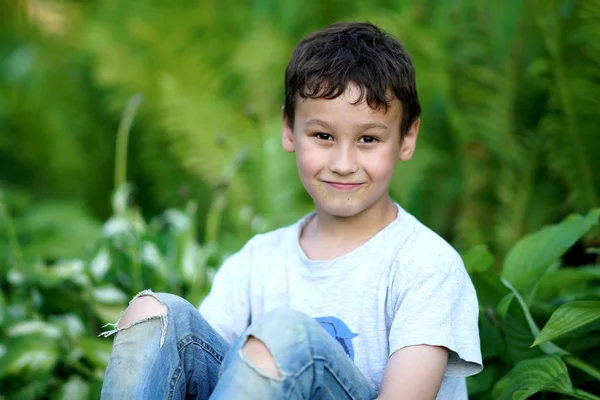 Boy Outdoors Summer Day — Stock Photo, Image