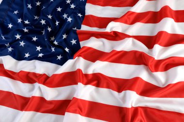 Amerikan bayrağına yaklaş.