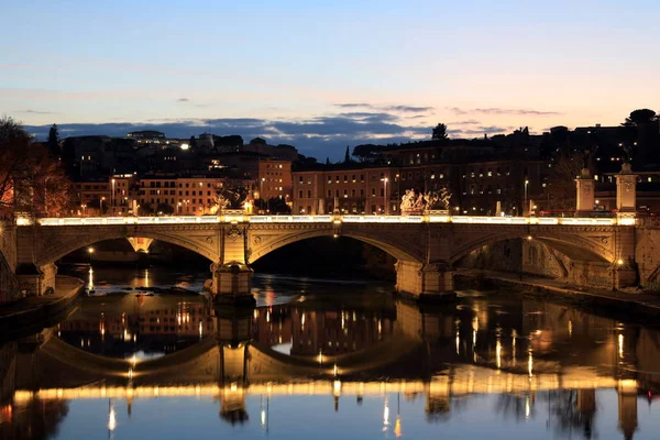 Sunset at Rome, at bridge Ponte Vittorio Emanuele II — Stock Photo, Image