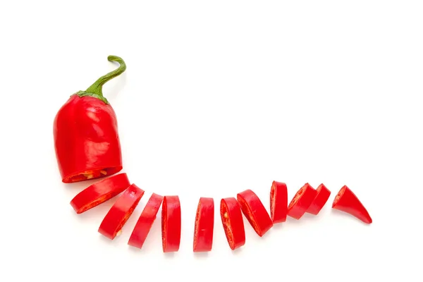 Krájené Červené Horké Chilli Papričky Izolované Bílém Pozadí — Stock fotografie