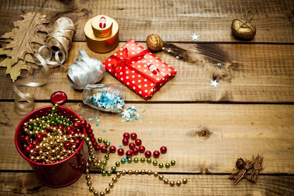 Imballaggio Regali Natale Sfondo Legno Scuro Vista Dall Alto — Foto Stock