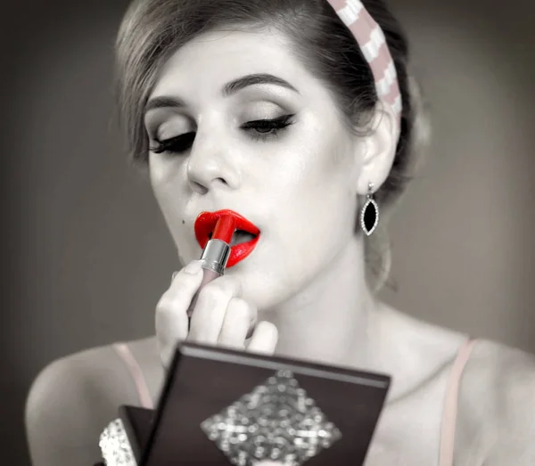 Girl in pin up retro style make make up. — Stock Photo, Image