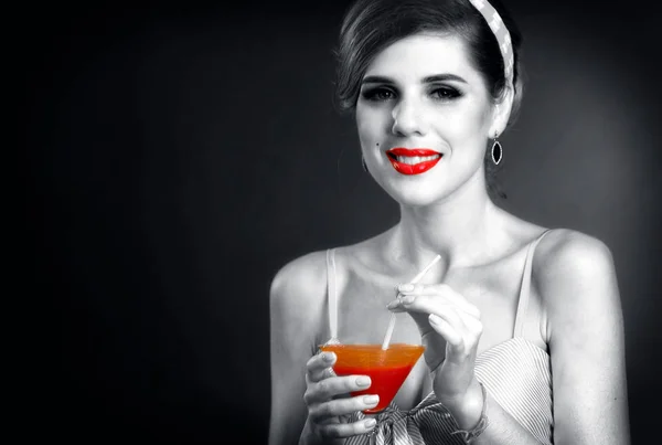 Kiss blow of pin up girl drink bloody Mary cocktail. — Stock Photo, Image