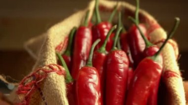 Acı biber bakla tuval baharat çuval dışarı dökün