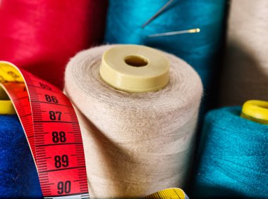 Bobin İplikleri ve ölçüm bandı